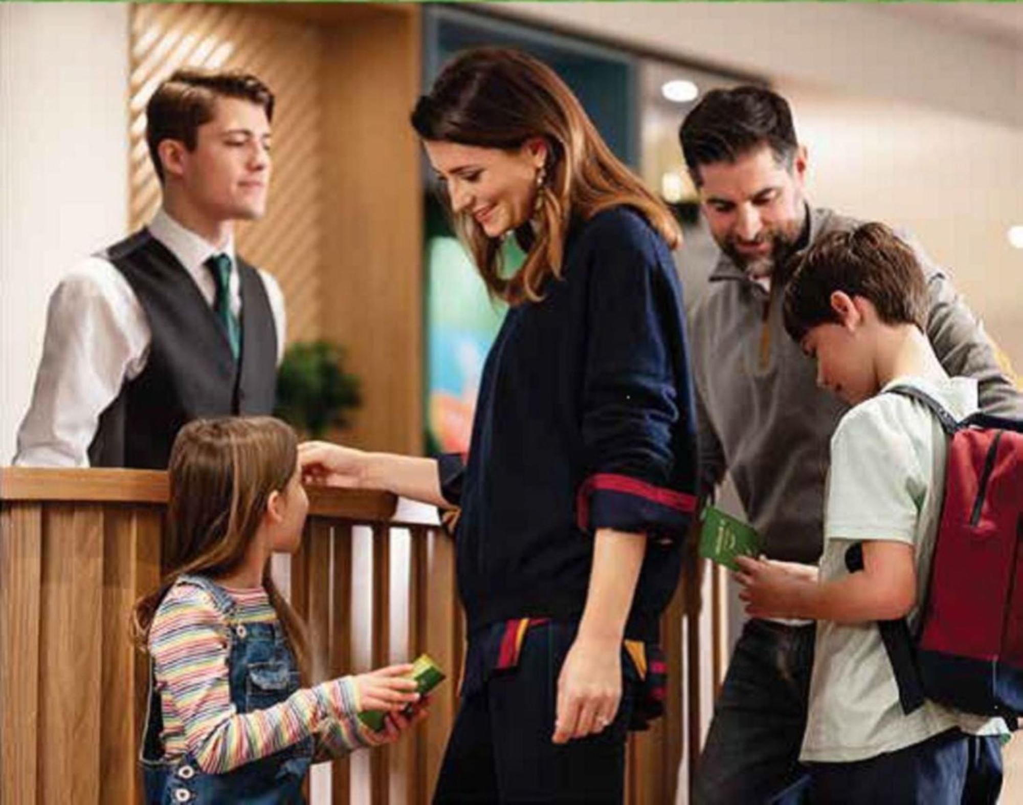 Holiday Inn Madrid - Las Tablas By Ihg Екстер'єр фото